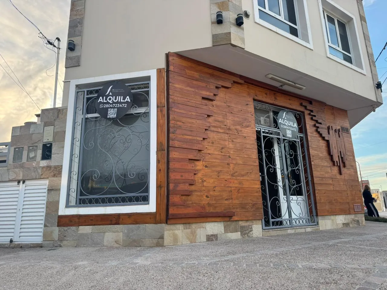 Local comercial en alquiler – Lewis Jones y Neuquén